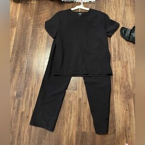 Women’s black scrubs